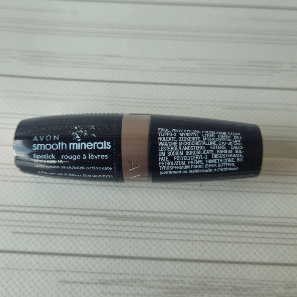 Avon Smooth Minerals Lipstick Womens 3g Rose Garnet SPF 15 Shimmer EXP: 2013
